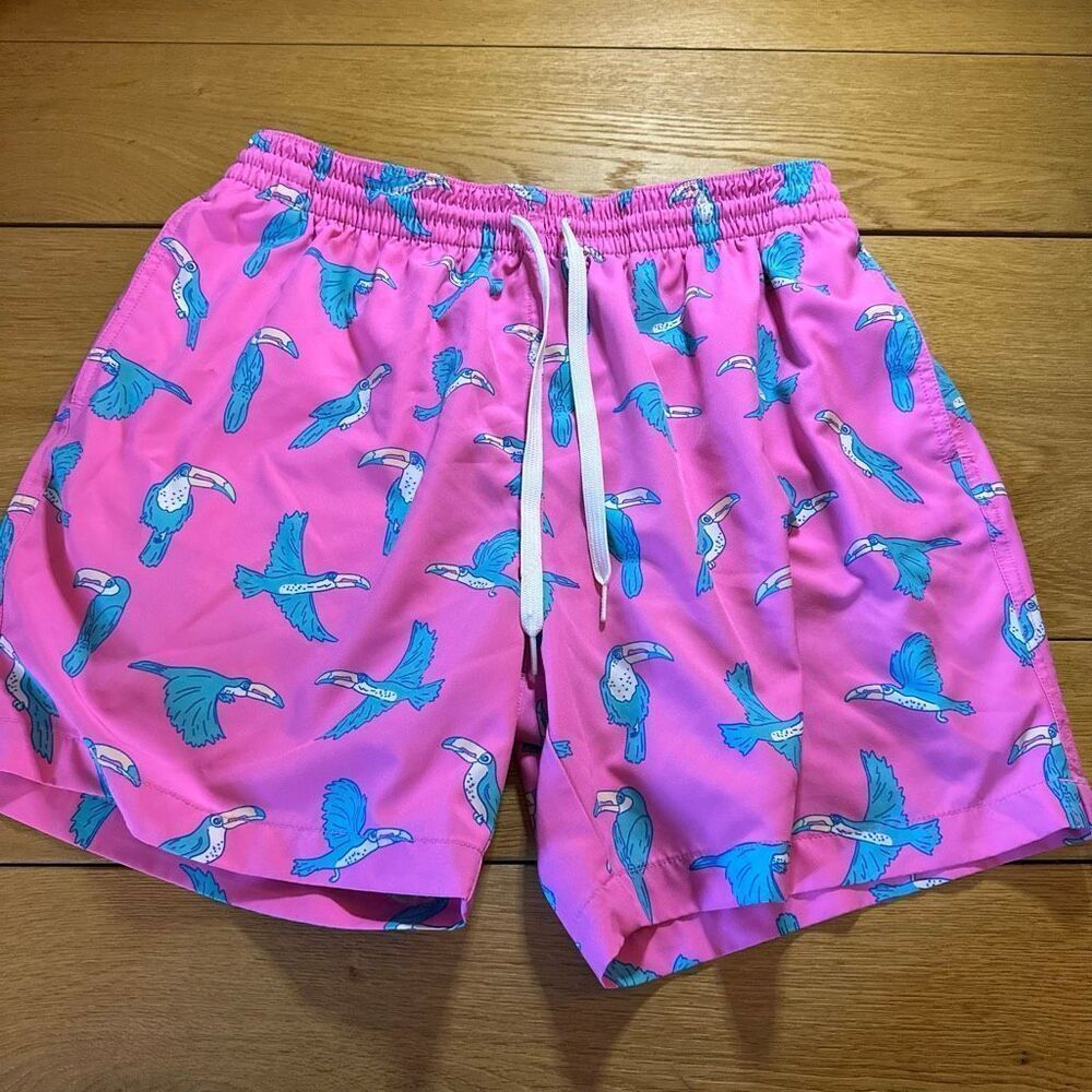 Chubbies toucan can do it pink 5.5” swim trunks large